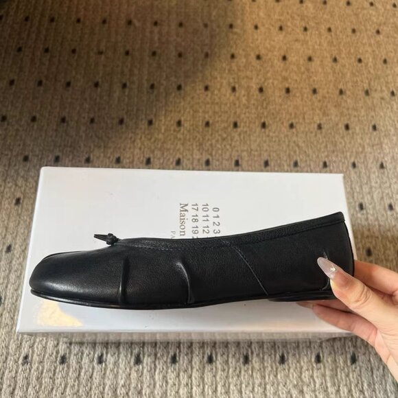 Maison Martin Margiela Black Tabi Flats - Picture 5 of 8